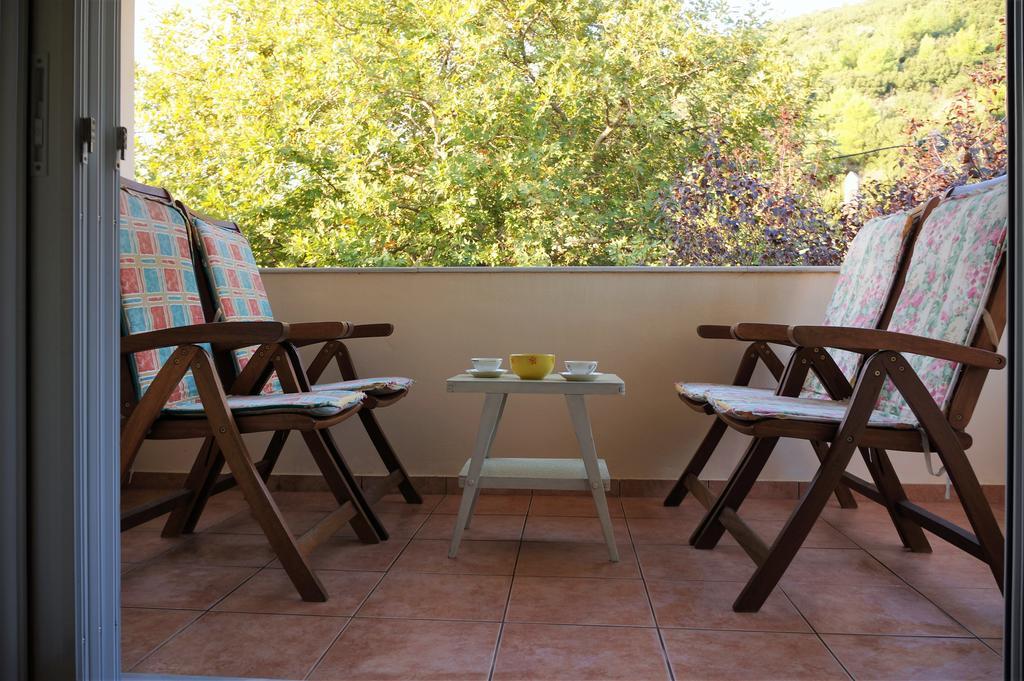 Villa The Platanus Tree Kato Vasiliki Екстериор снимка