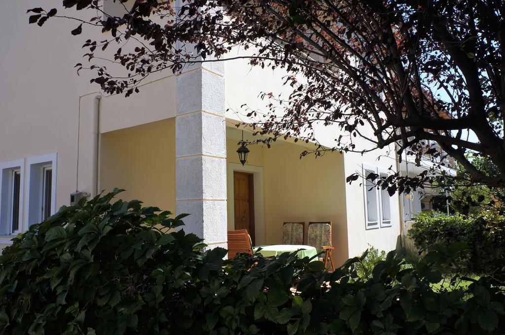 Villa The Platanus Tree Kato Vasiliki Екстериор снимка