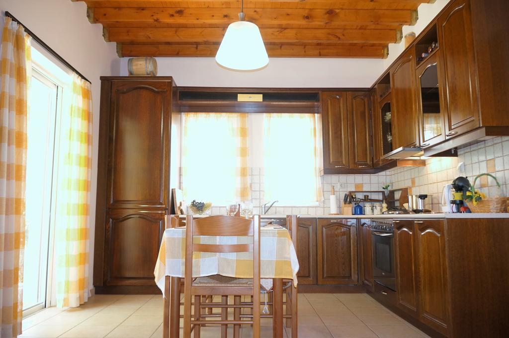 Villa The Platanus Tree Kato Vasiliki Екстериор снимка